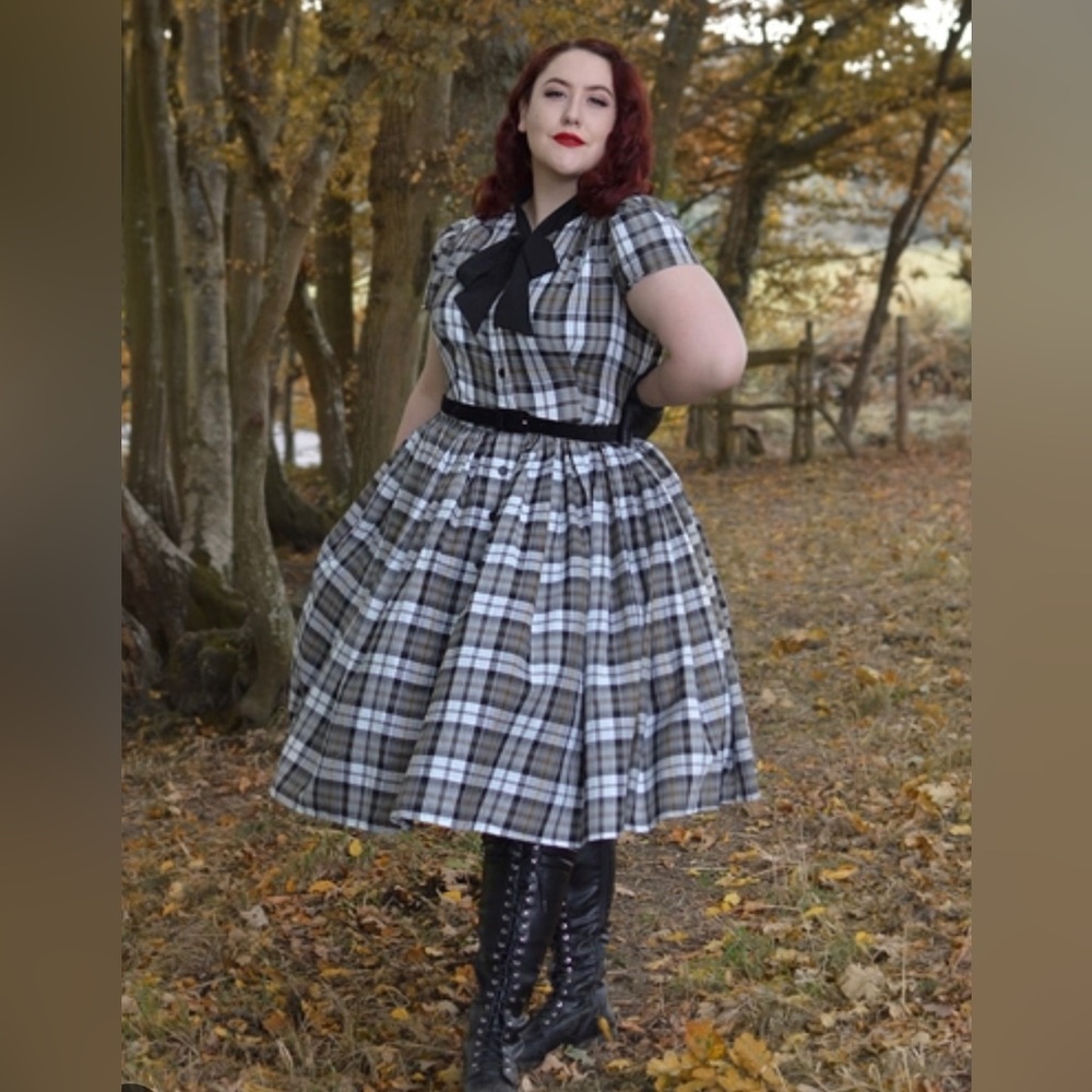 Unique vintage plus size 2x 18 gray and black plaid  dress vintage retro